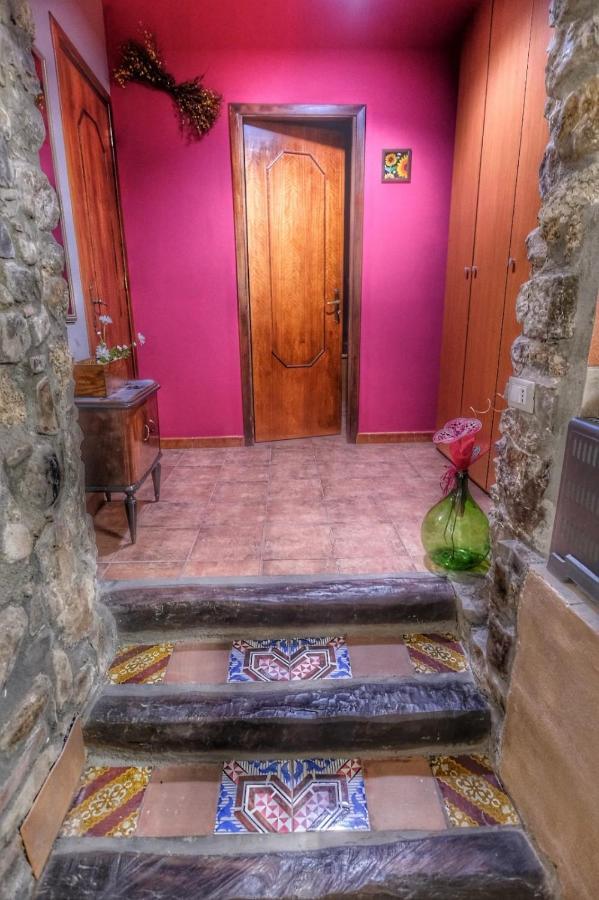 Casa Vacanze Fondaco Di Scillato Scillato  エクステリア 写真