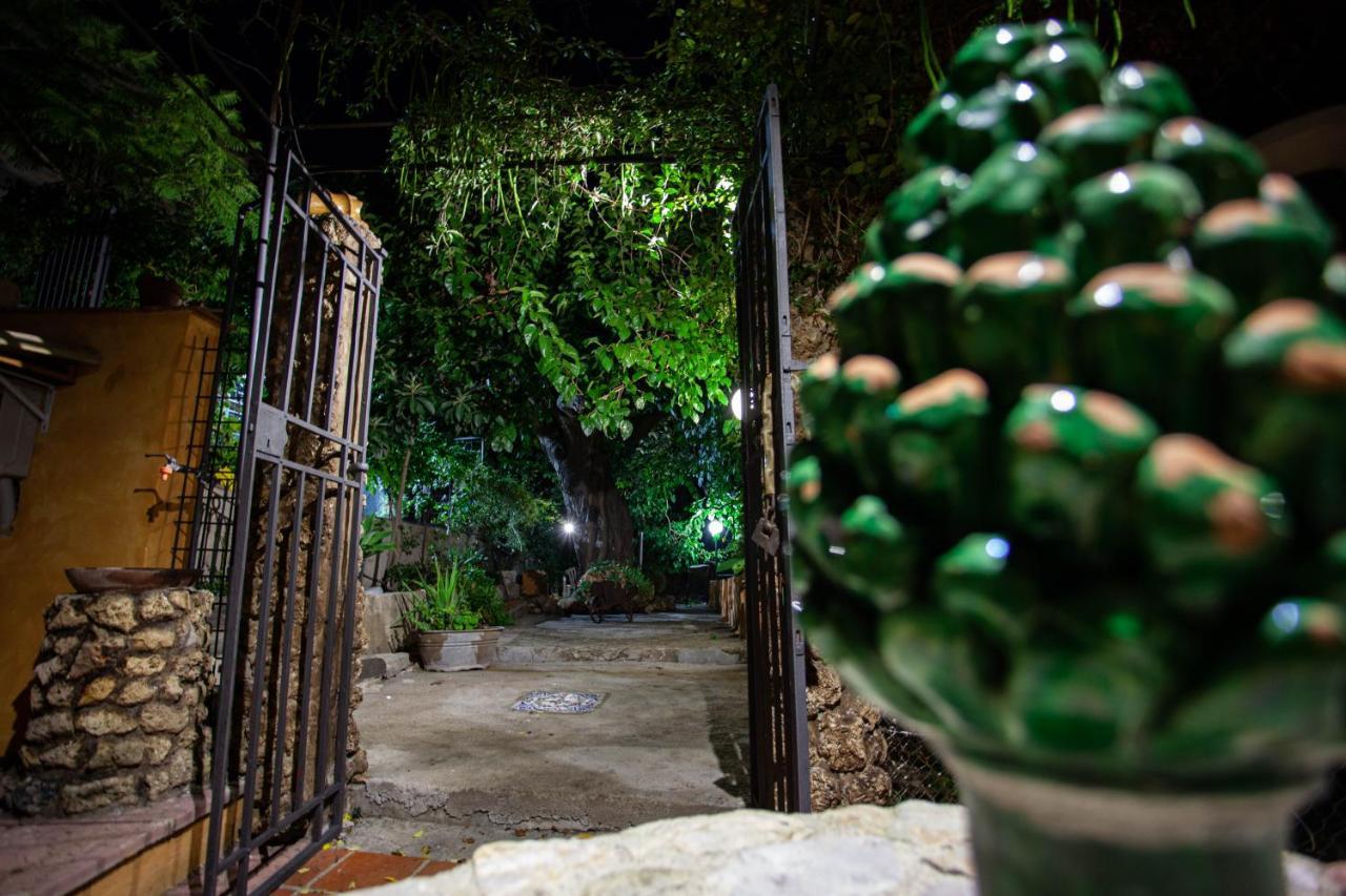 Casa Vacanze Fondaco Di Scillato Scillato  エクステリア 写真