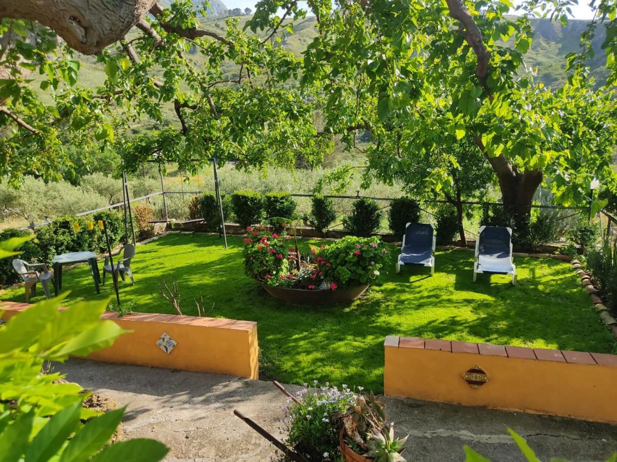 Casa Vacanze Fondaco Di Scillato Scillato  エクステリア 写真