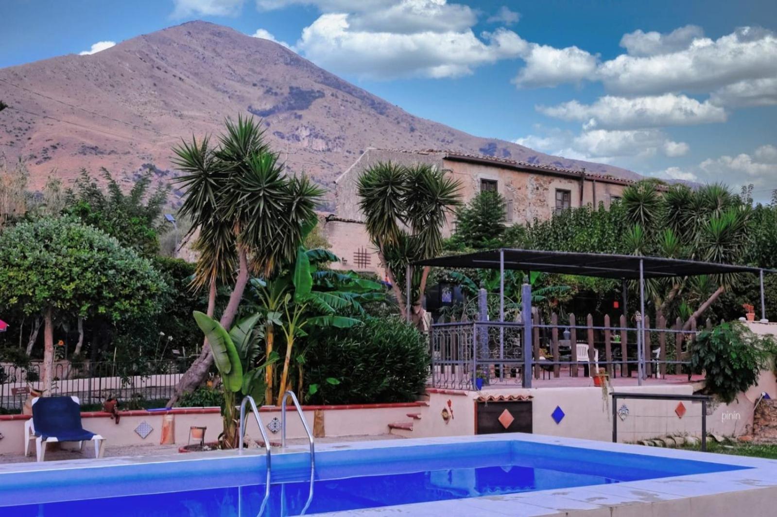 Casa Vacanze Fondaco Di Scillato Scillato  エクステリア 写真